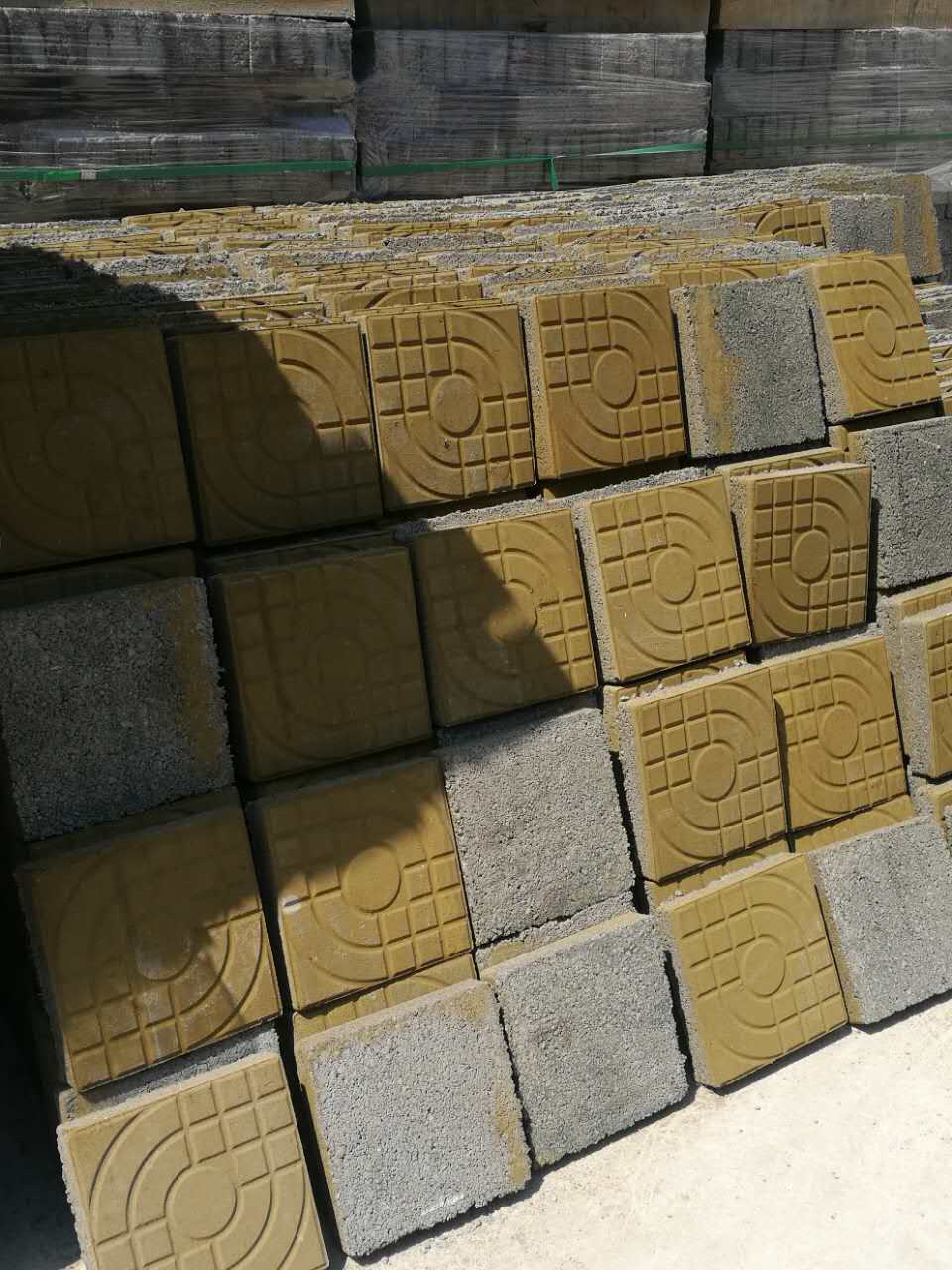 廣州天河 環(huán)保透水磚-華堅(jiān)水泥制品,質(zhì)量好,不褪色,抗壓耐磨