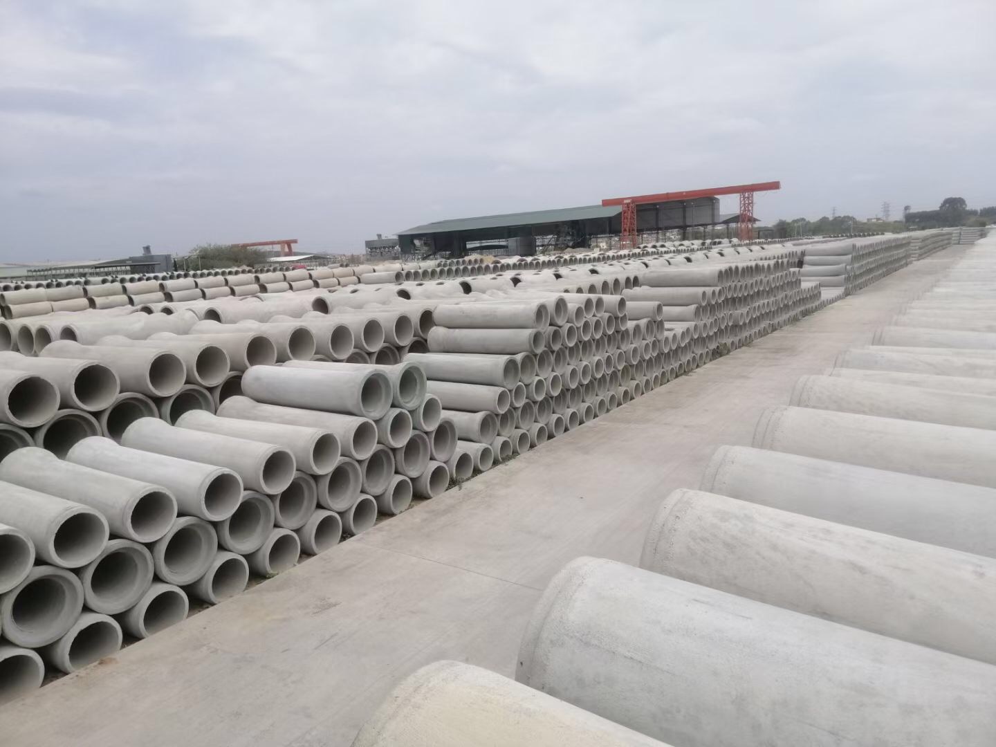 廣州天河水泥管-認(rèn)準(zhǔn)華堅水泥-按需定制_種類齊全_水泥管設(shè)備