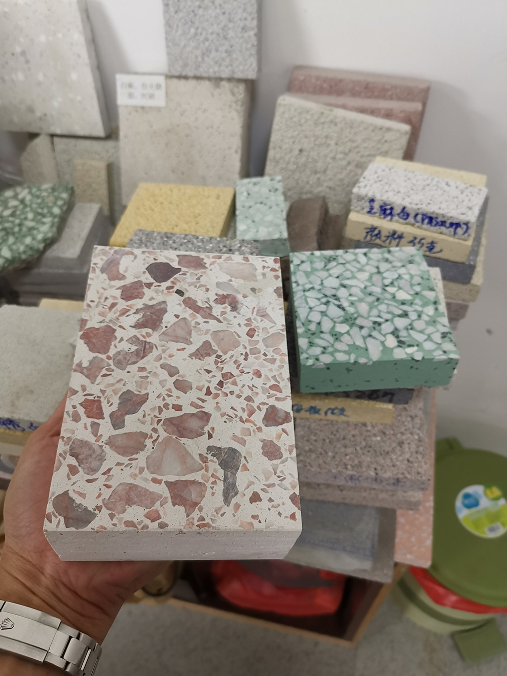 廣州番禺透水磚找華堅(jiān)水泥_現(xiàn)貨供應(yīng)_品質(zhì)保障