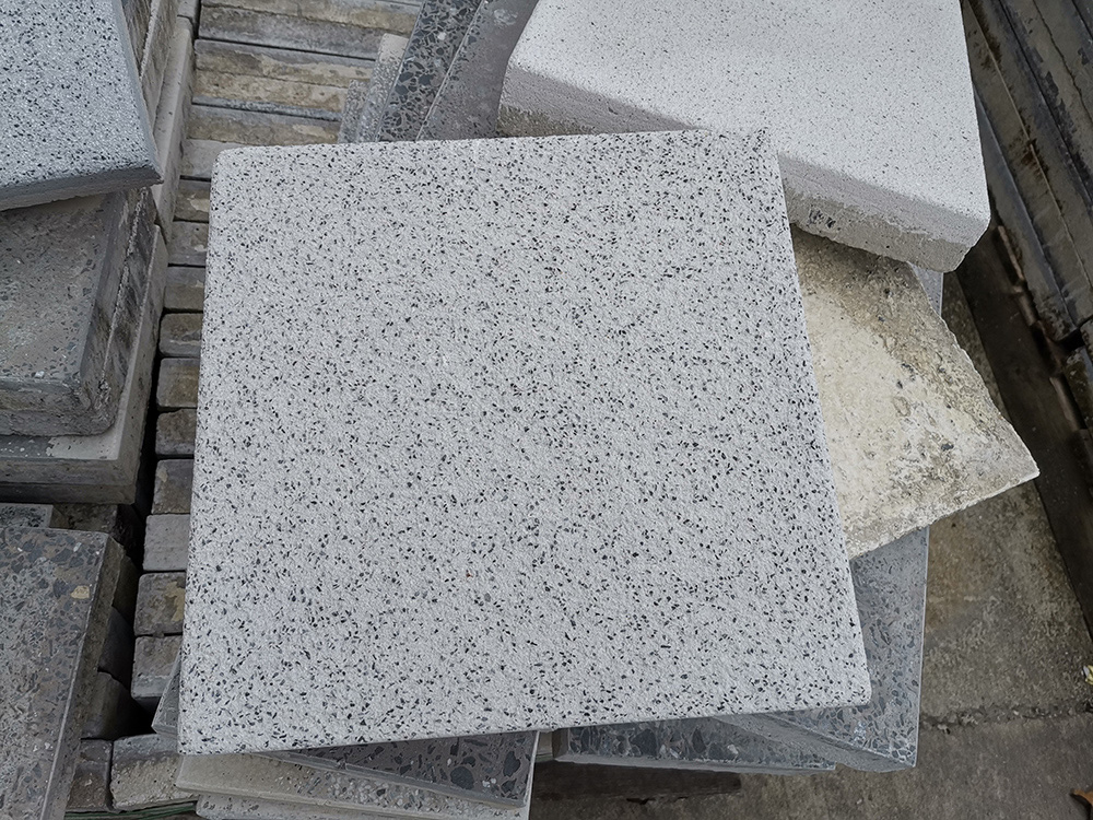 廣州白云透水磚首選<華堅水泥構件制品>,經(jīng)久耐用,規(guī)格齊全!