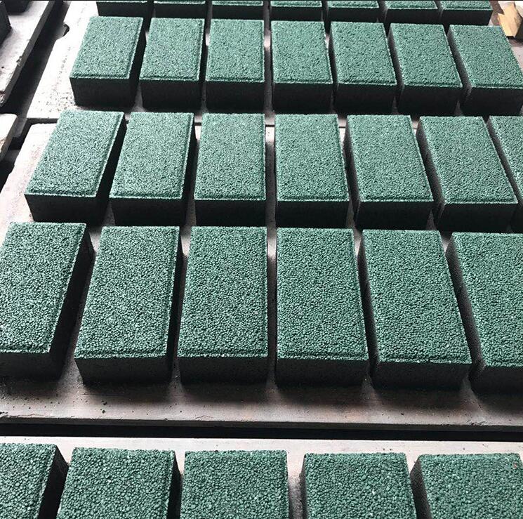 廣州南沙環(huán)保彩磚首選<廣東華堅水泥制品構件>,經(jīng)久耐用,規(guī)格齊全!