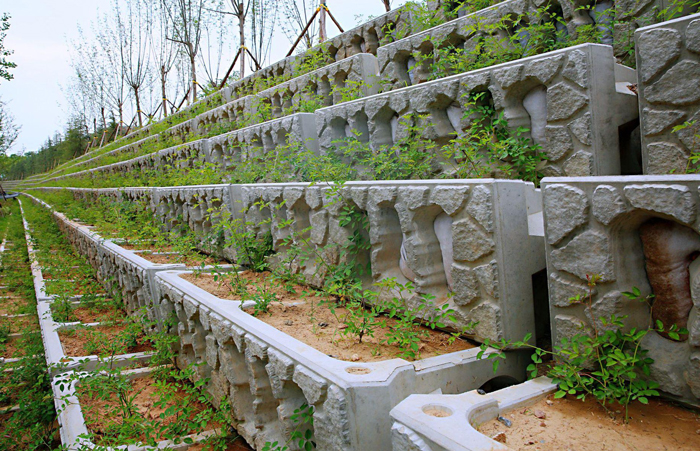 混凝土生態(tài)框--河道坡面防止水土流失，環(huán)境景觀的守護者