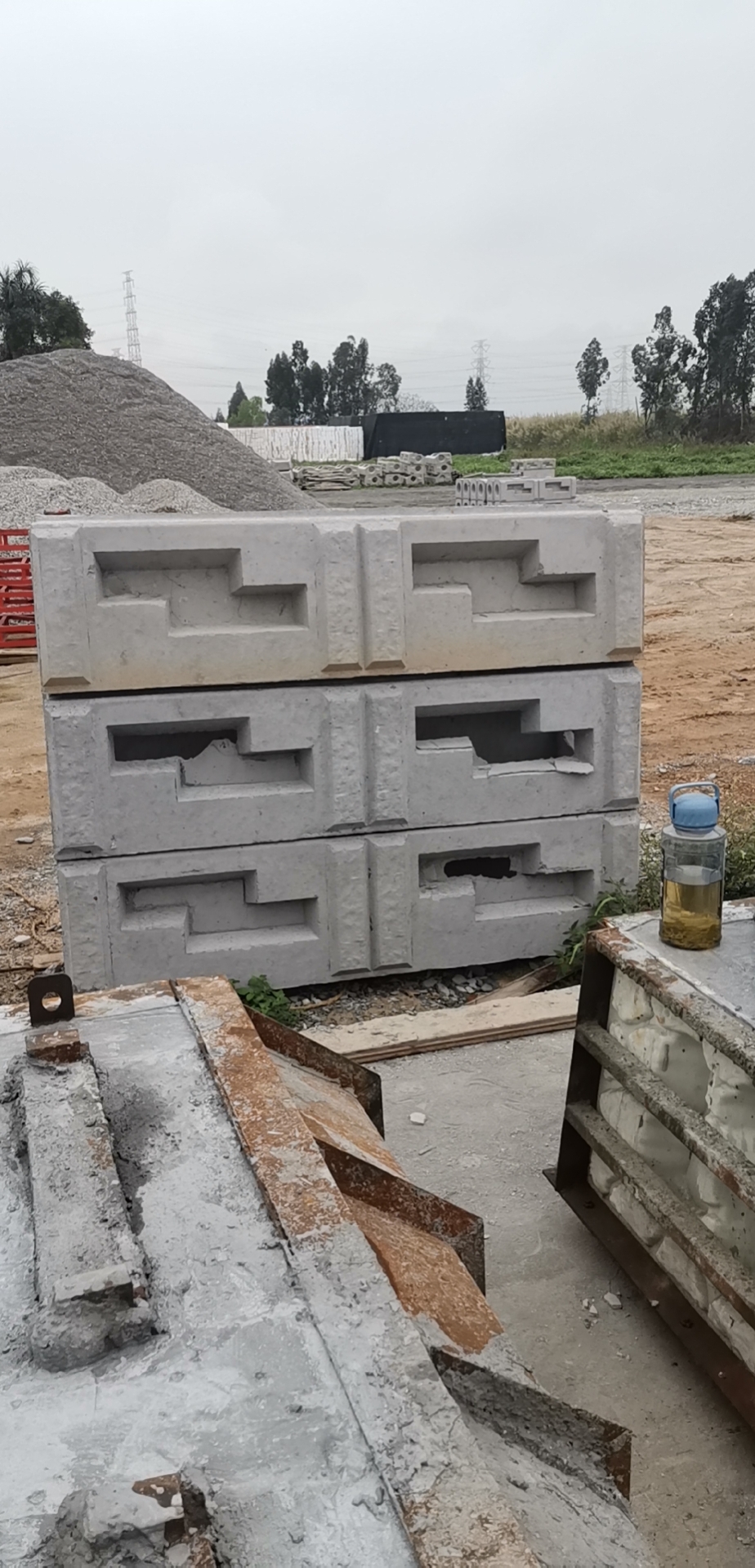 生態(tài)護坡磚(生態(tài)框)